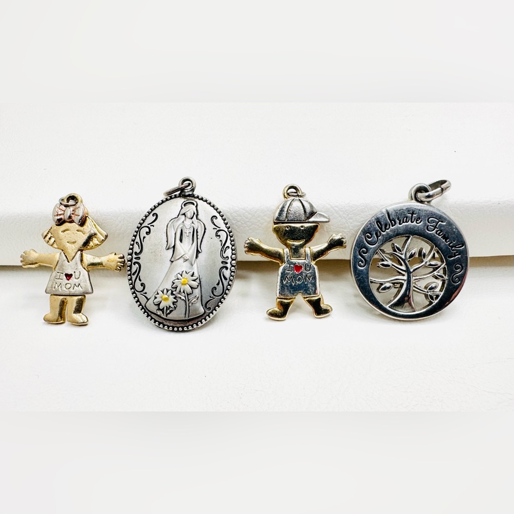 Family Mom Love Pendant 4 Piece Lot